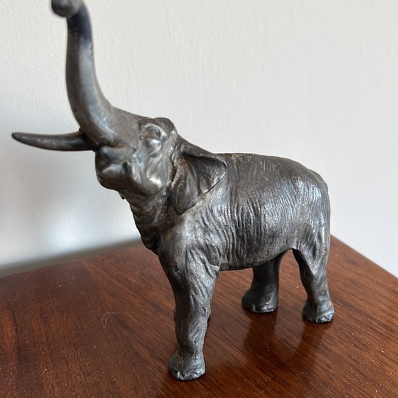 Fabulous Vintage Mid Century Metal Elephant Statue Figurine - Picture 3 of 10